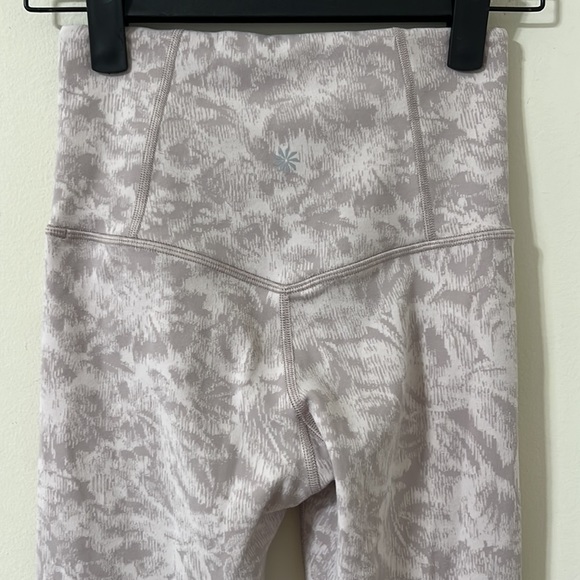 Athleta Elation Textured Tight Frosted Floral Velvety Pink/ Icelandic Mineral - Picture 7 of 11